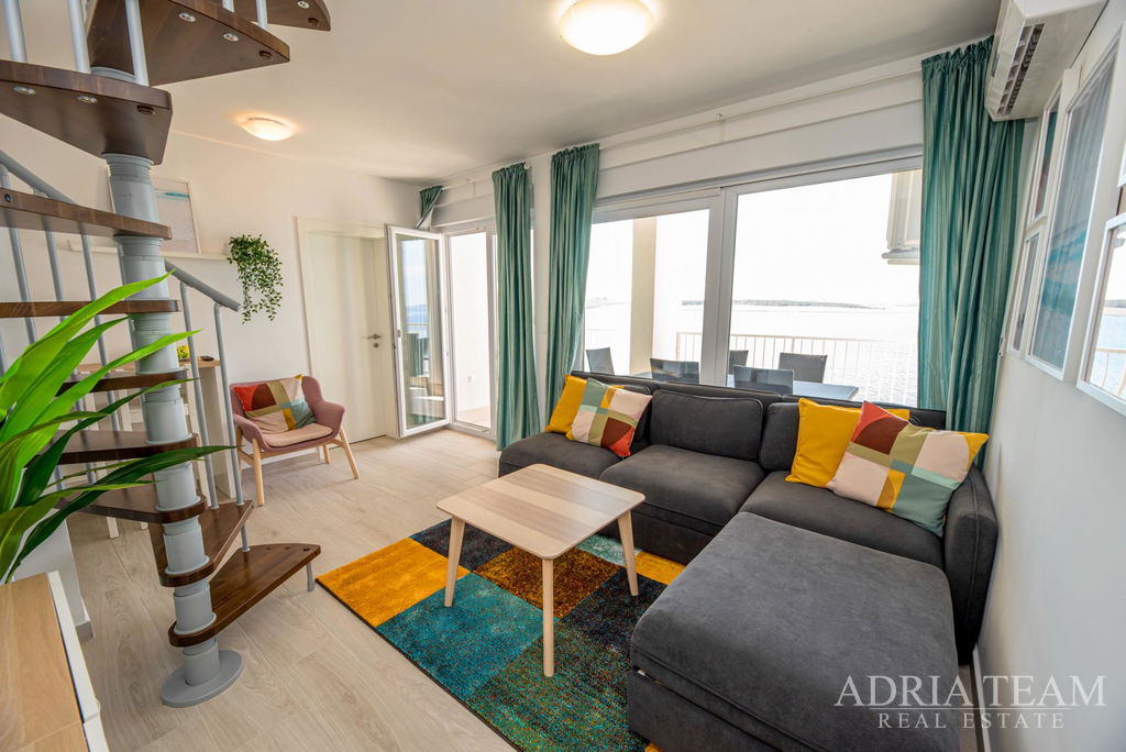 APARTMENT FIRST ROW TO THE SEA – POVLJANA, ISLAND OF PAG