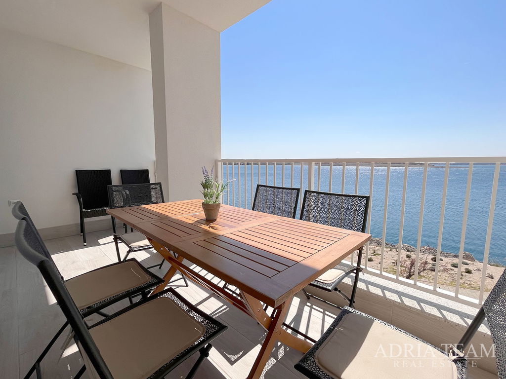 APARTMENT FIRST ROW TO THE SEA – POVLJANA, ISLAND OF PAG