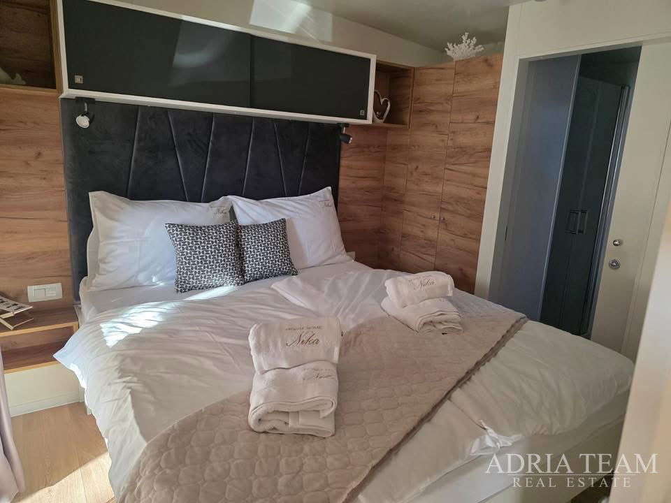 FULLY EQUIPPED MOBILE HOME, LOCATED 175m FROM THE SEA - BIOGRAD NA MORU