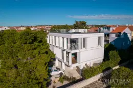 VILLA IN THE FIRST ROW TO THE SEA, MODERN ARCHITECTURE, SPACIOUS ROOF TERRACE - BRODARICA, ZADAR property for sale