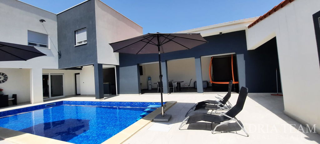 HOUSE WITH A SWIMMING POOL, QUIET AND PEACEFUL LOCATION - PAG, POVLJANA