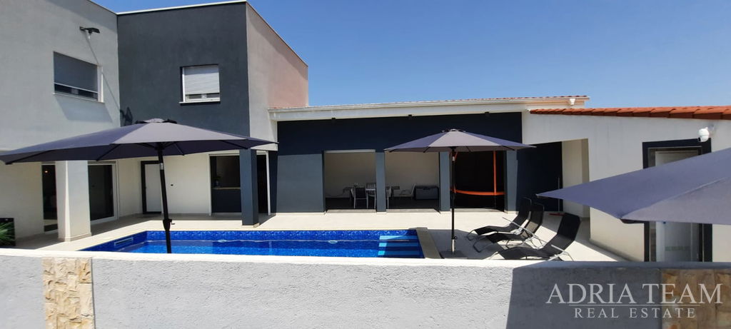 HOUSE WITH A SWIMMING POOL, QUIET AND PEACEFUL LOCATION - PAG, POVLJANA