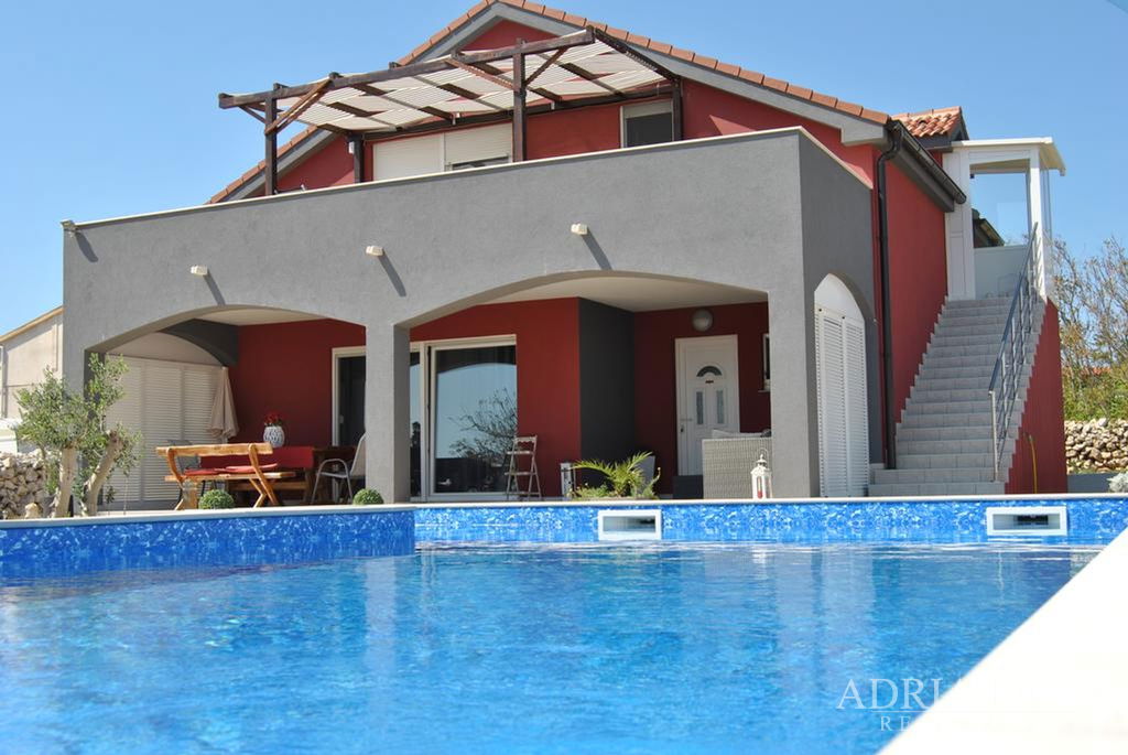 HOUSE WITH A POOL, QUIET AND PEACEFUL LOCATION - POVLJANA, PAG