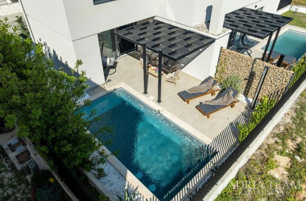 SEMI-DETACHED HOUSE  126m2 - PRIVLAKA