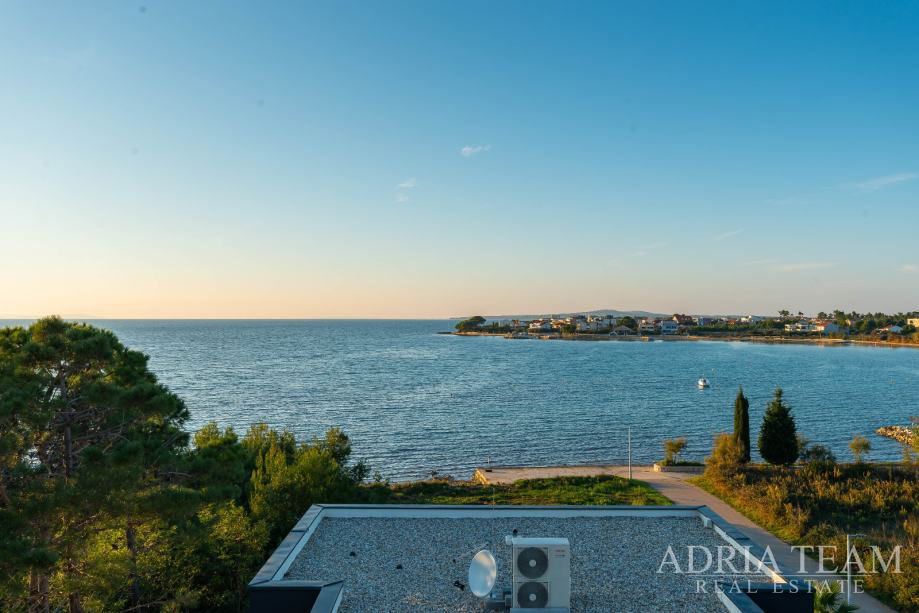 PENTHOUSE - WITH SEA VIEW - PRIVLAKA