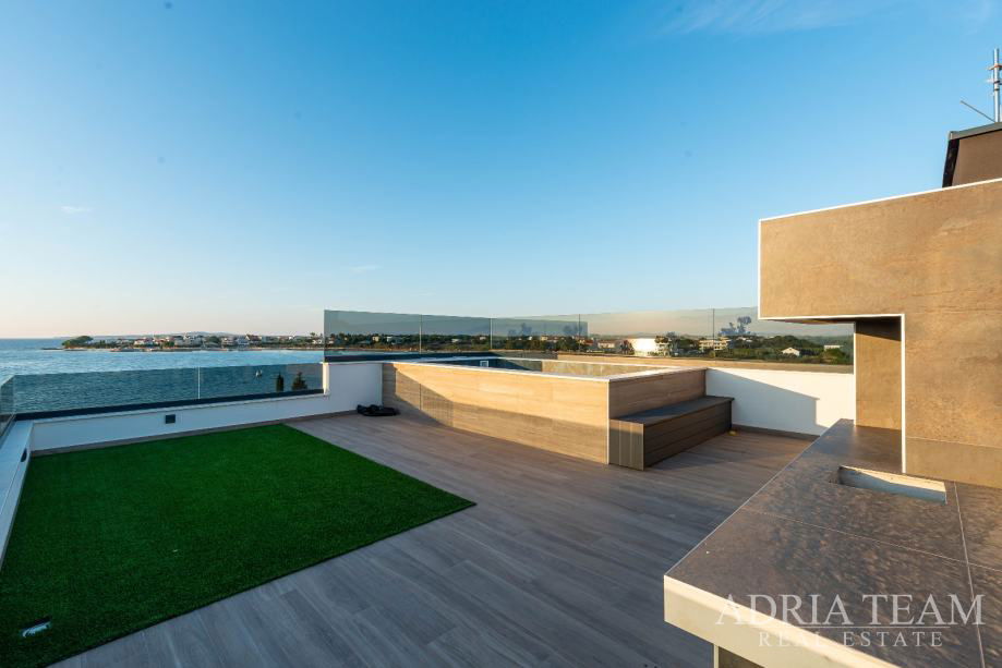 PENTHOUSE - WITH SEA VIEW - PRIVLAKA