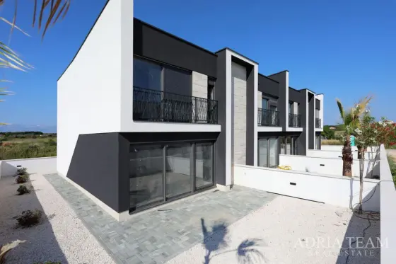HOUSE IN A ROW, NEW BUILD, FURNISHED – PRIVLAKA property for sale