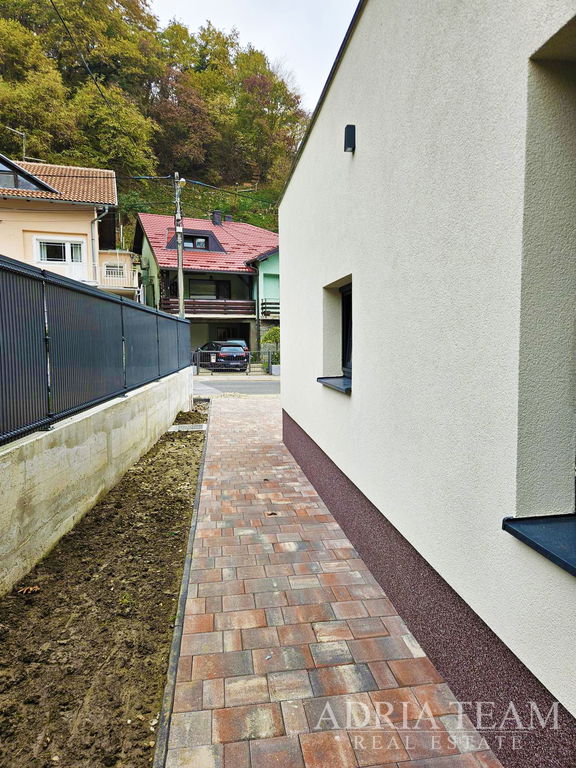 LUXURY 4-ROOM APARTMENT - GRAČANI, PODSLJEME, ZAGREB