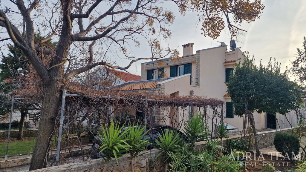 RENOVATED HOUSE – 300 M FROM THE SEA – VIR