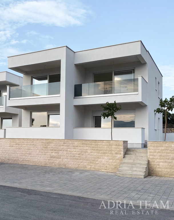 APARTMENT n.2 IN AN APARTMENT BUILDING – NOVALJA, PAG