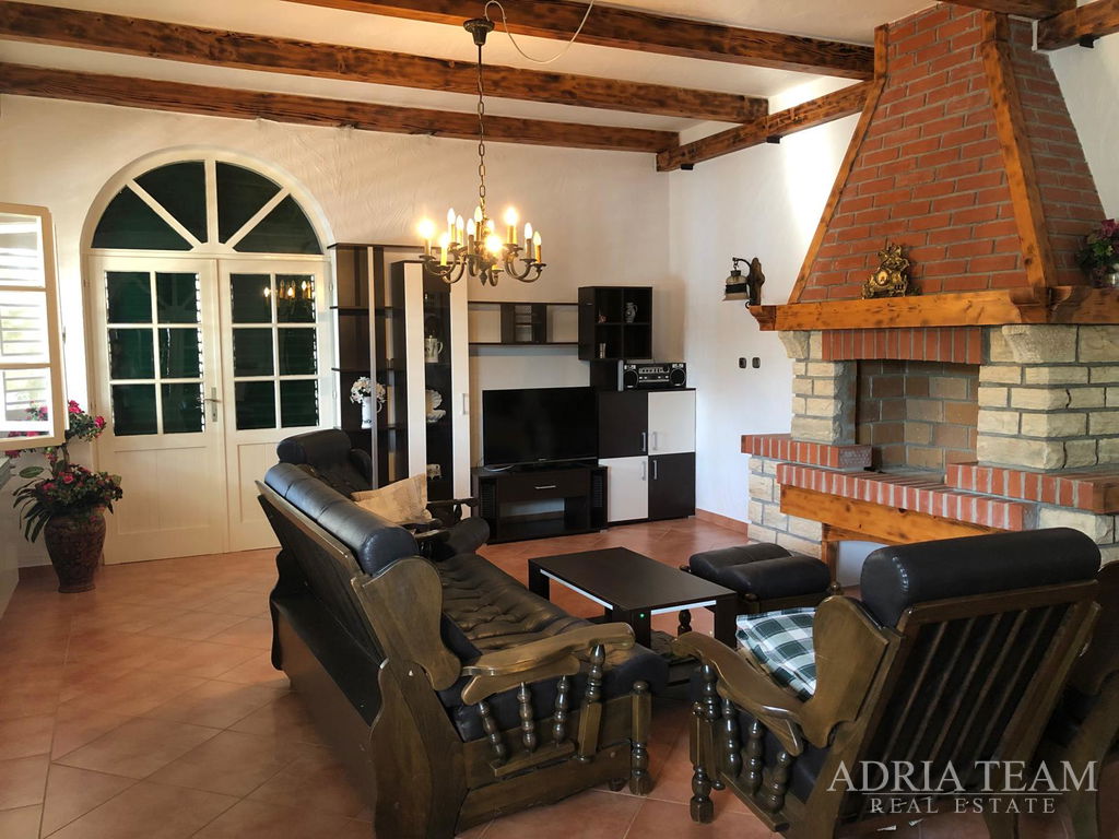 TWO-STOREY HOUSE WITH THREE APARTMENTS – FIRST ROW TO THE SEA – STARA NOVALJA, ISLAND OF PAG