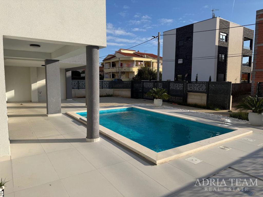 LUXURY VILLA WITH POOL – VIR