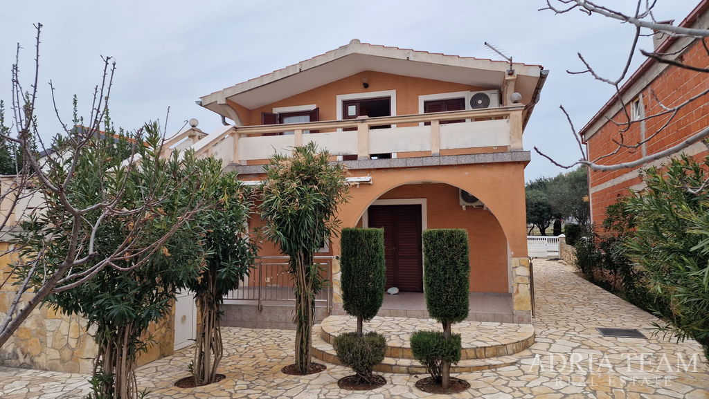 DETACHED HOUSE WITH TWO APARTMENTS – VIR, ZADAR