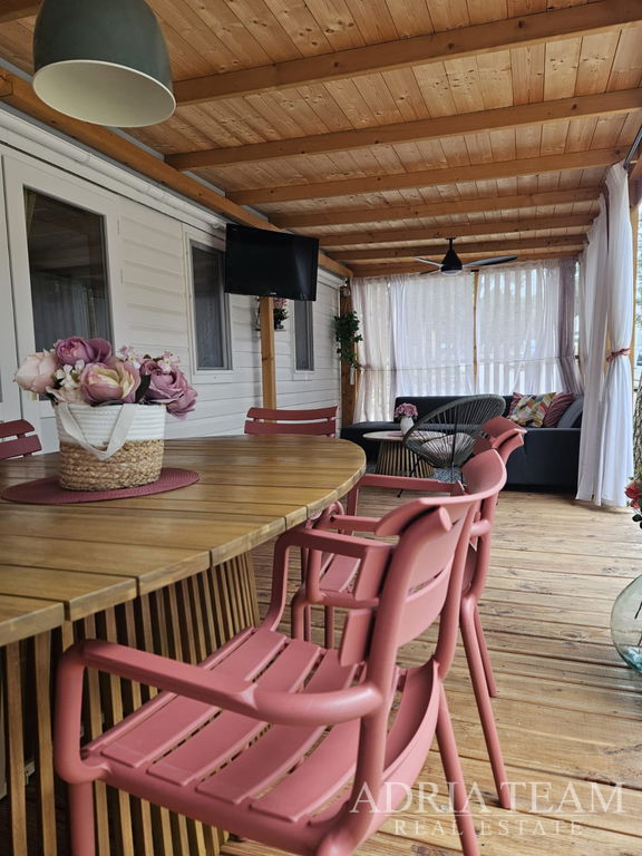 FULLY EQUIPPED MOBILE HOME 4+2, ONLY 70m FROM THE SEA - BIOGRAD NA MORU