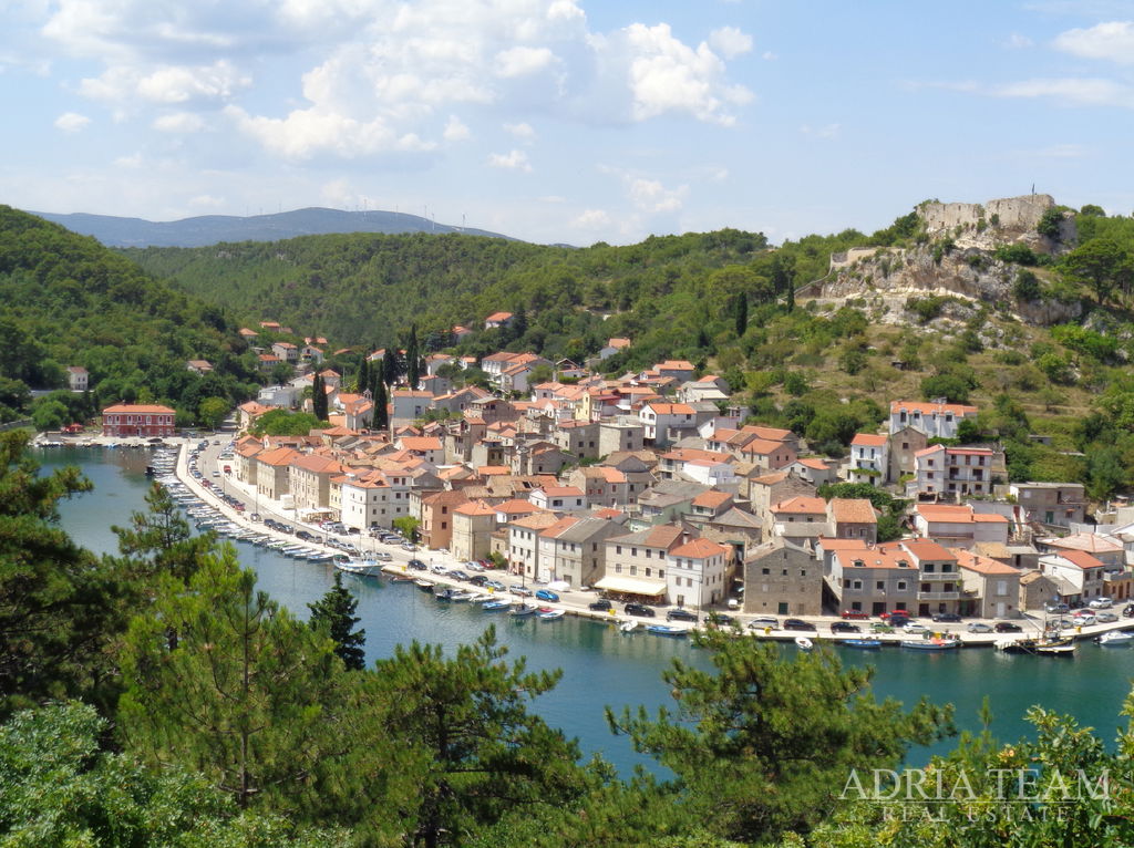 BUILDING LAND FOR 3 LUXURY VILLAS WITH POOLS, 2,100 m²– NOVIGRAD