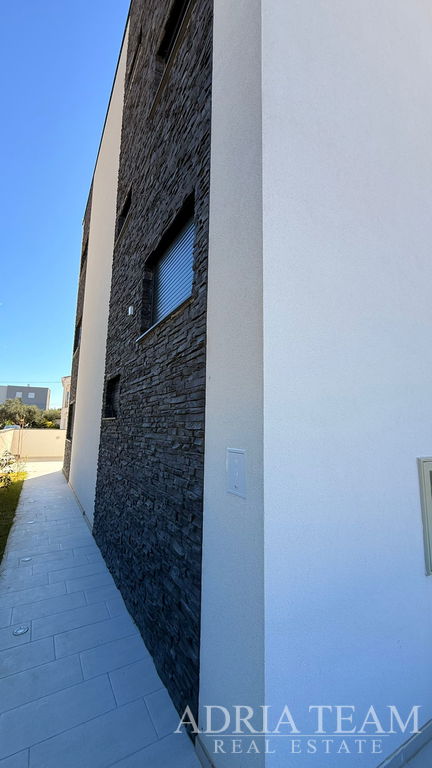 MODERN FIRST FLOOR APARTMENT WITH TWO PARKING SPACES – VIR ISLAND