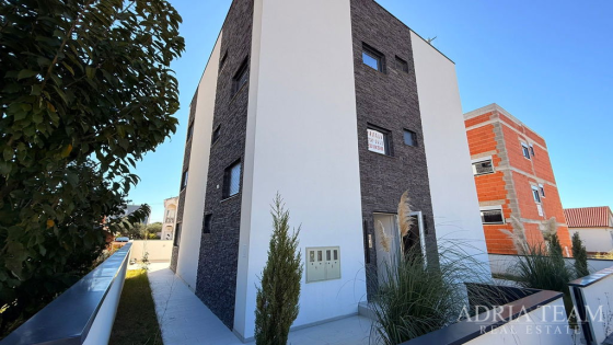 MODERN FIRST FLOOR APARTMENT WITH TWO PARKING SPACES – VIR ISLAND property for sale