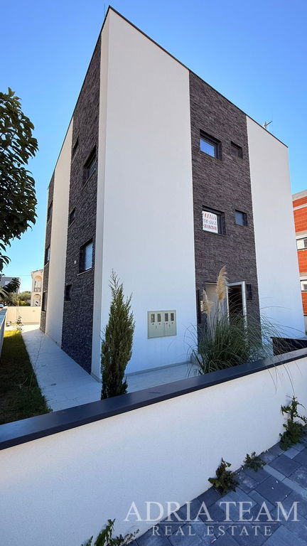 MODERN FIRST FLOOR APARTMENT WITH TWO PARKING SPACES – VIR ISLAND