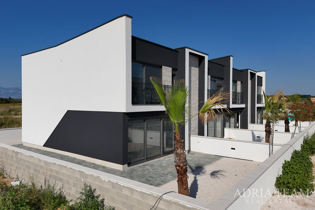 TWO-STOREY APARTMENT IN A NEW BUILDING – PRIVLAKA