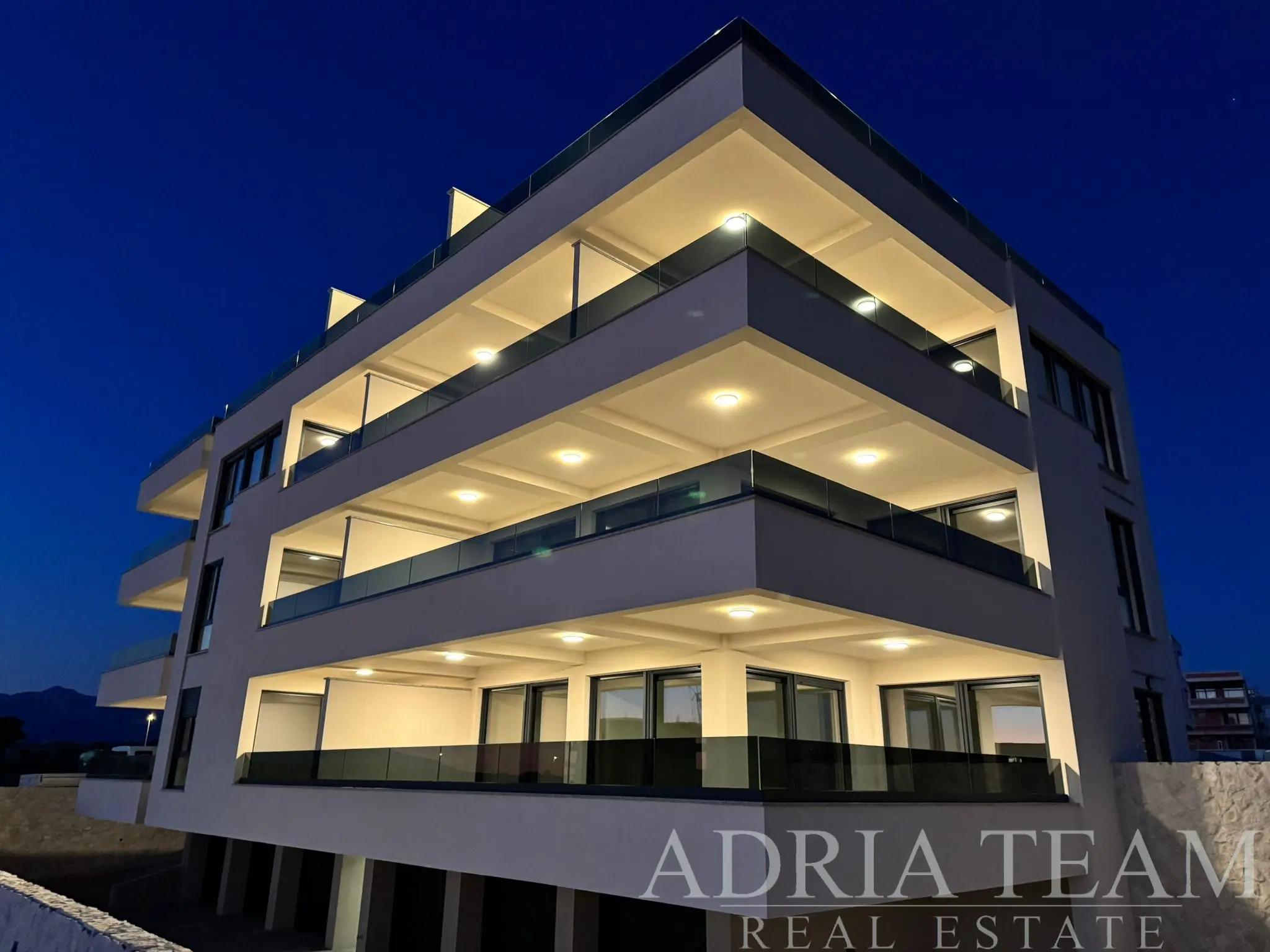 PREMIUM NEW BUILD – DUPLEX APARTMENT WITH TWO TERRACES – POVLJANA, PAG