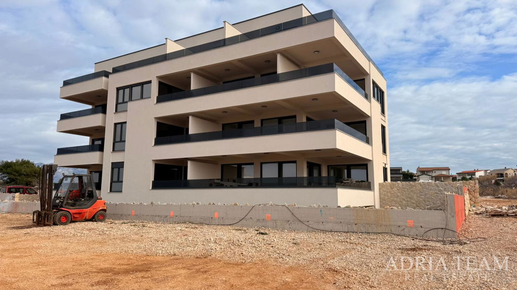 ATTRACTIVE NEW BUILD – DUPLEX APARTMENT WITH TWO TERRACES – POVLJANA, PAG