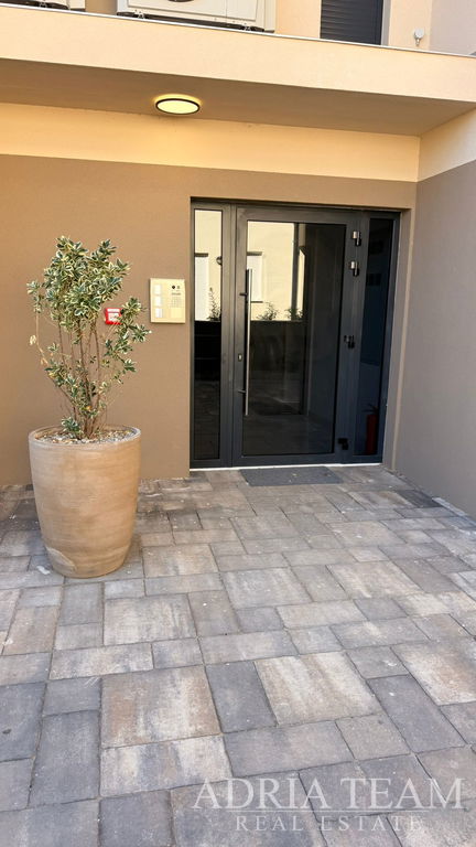 PENTHOUSE – ROOF TERRACE – NEW BUILD – PRIVLAKA