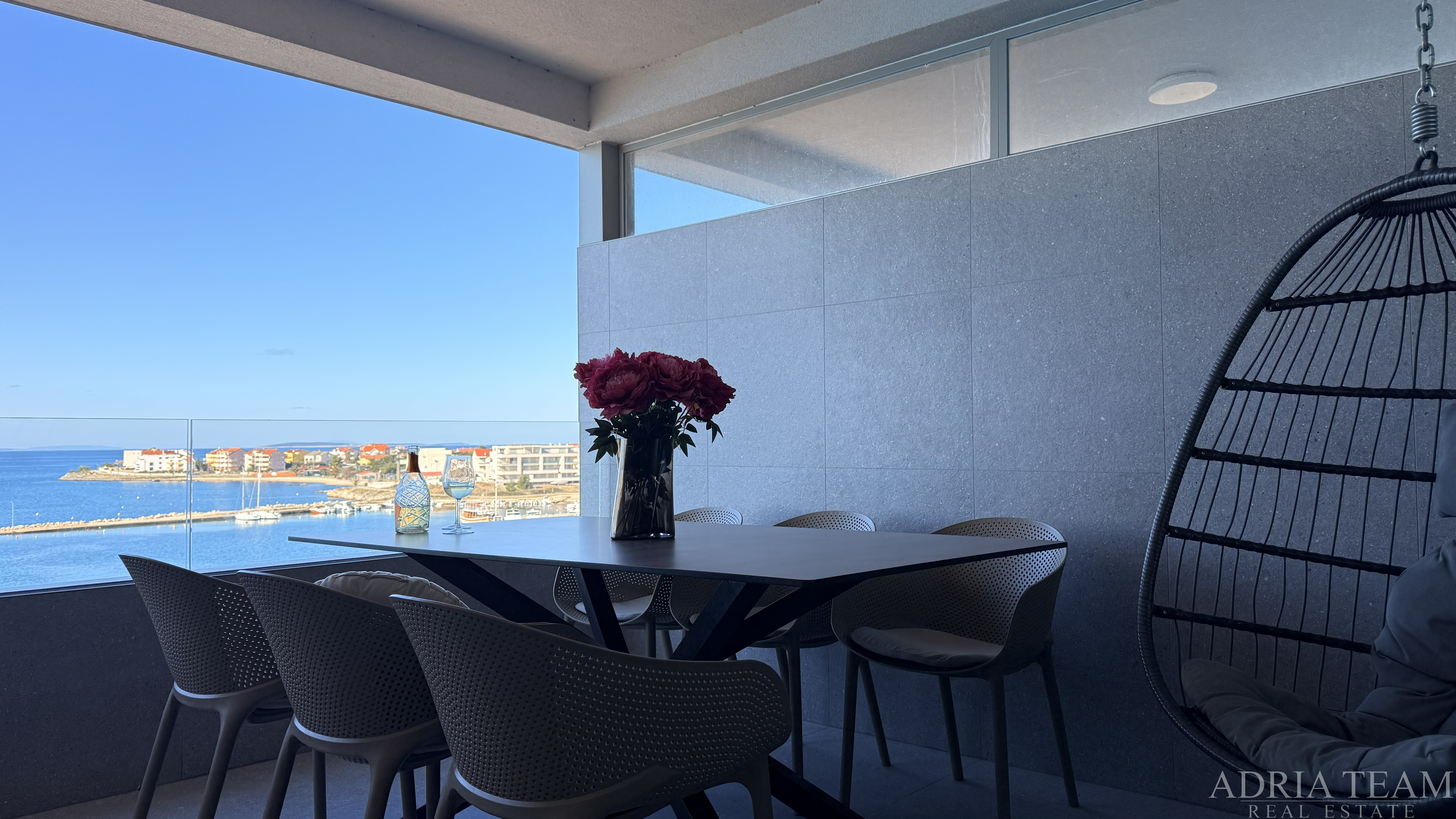 3-BEDROOM APARTMENT, FIRST ROW TO THE SEA – POVLJANA, PAG