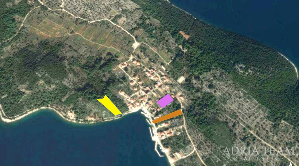 BUILDING PLOT 745m2, 1. ROW TO THE SEA - ON THE ISLAND OF ZVERINAC NEAR ZADAR