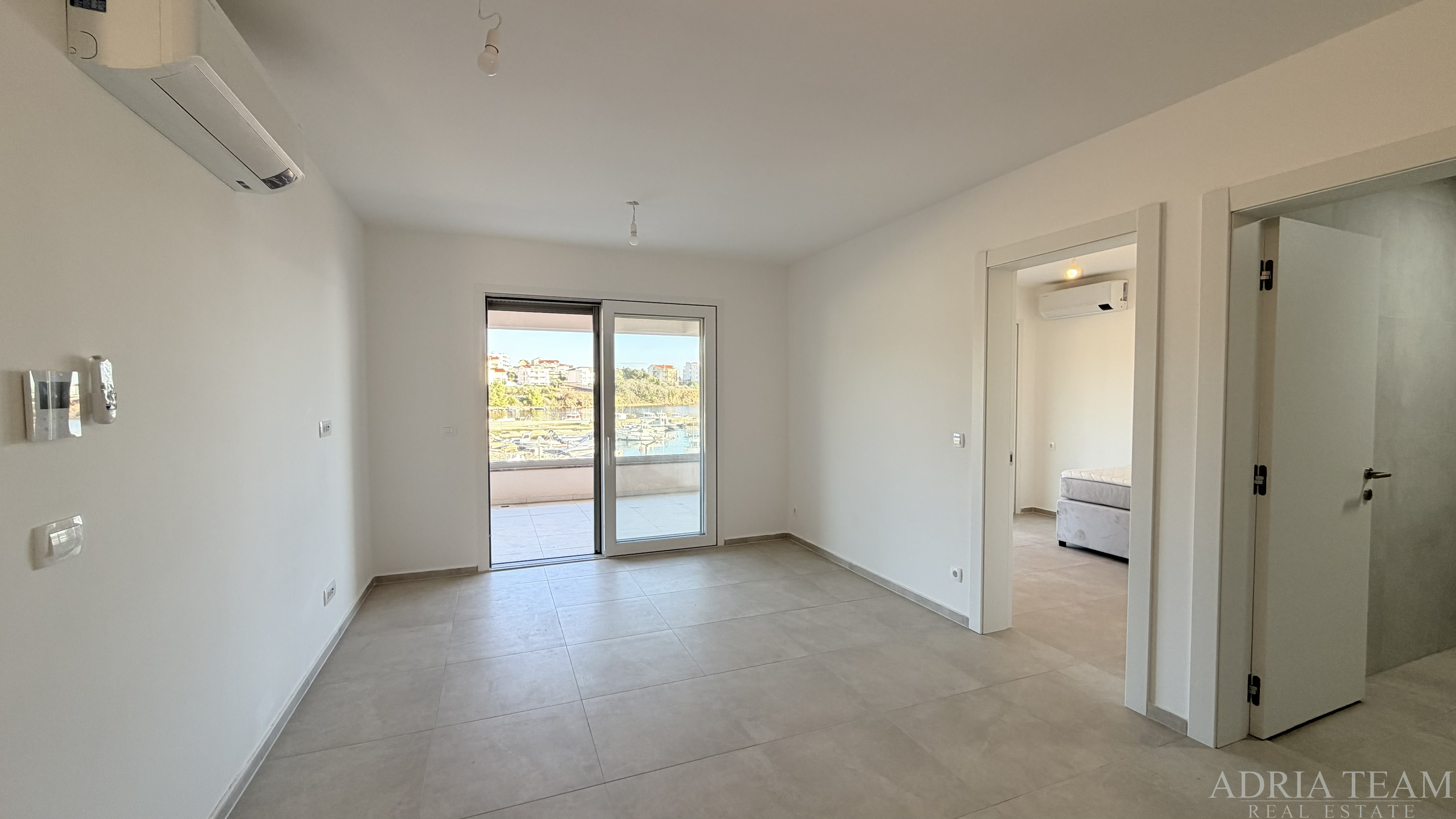 APARTMENT FIRST ROW BY THE SEA, OPEN SEA VIEW – POVLJANA, PAG