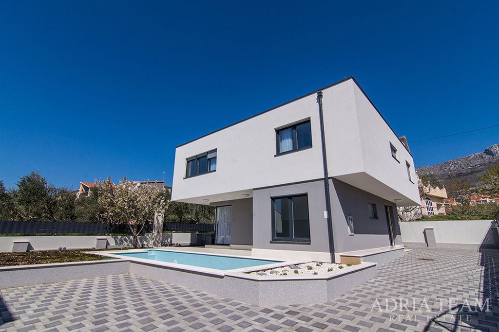 MODERN LUXURY FAMILY VILLA 2 - 202m2 – 300m FROM THE SEA – KAŠTEL KAMBELOVAC
