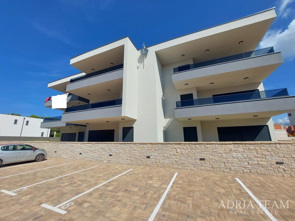 APARTMENT WITH GARDEN – NEW BUILD – POVLJANA, ISLAND OF PAG