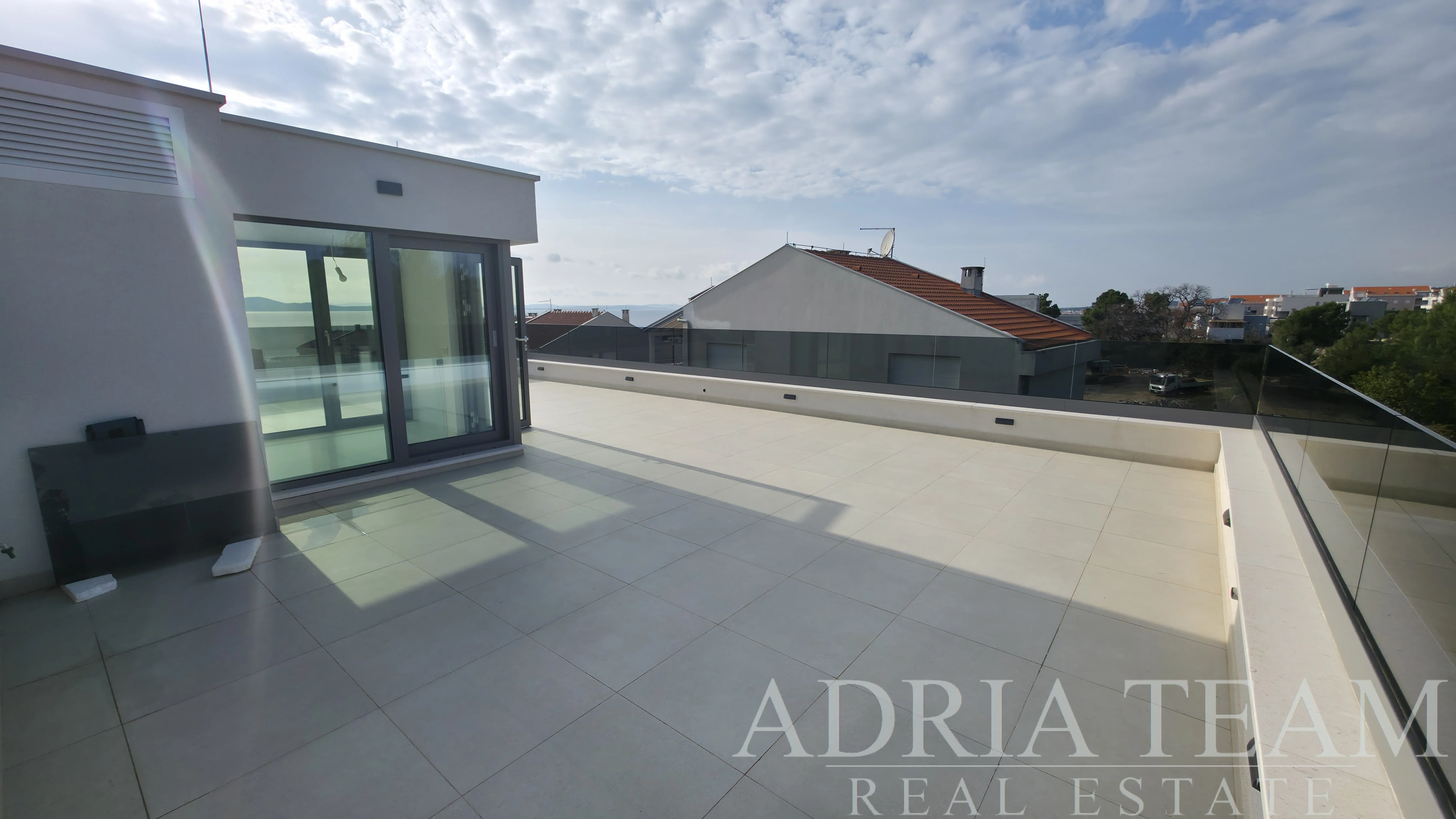 PENTHOUSE S5 WITH THREE BEDROOMS AND A ROOF TERRACE – ZADAR, BORIK