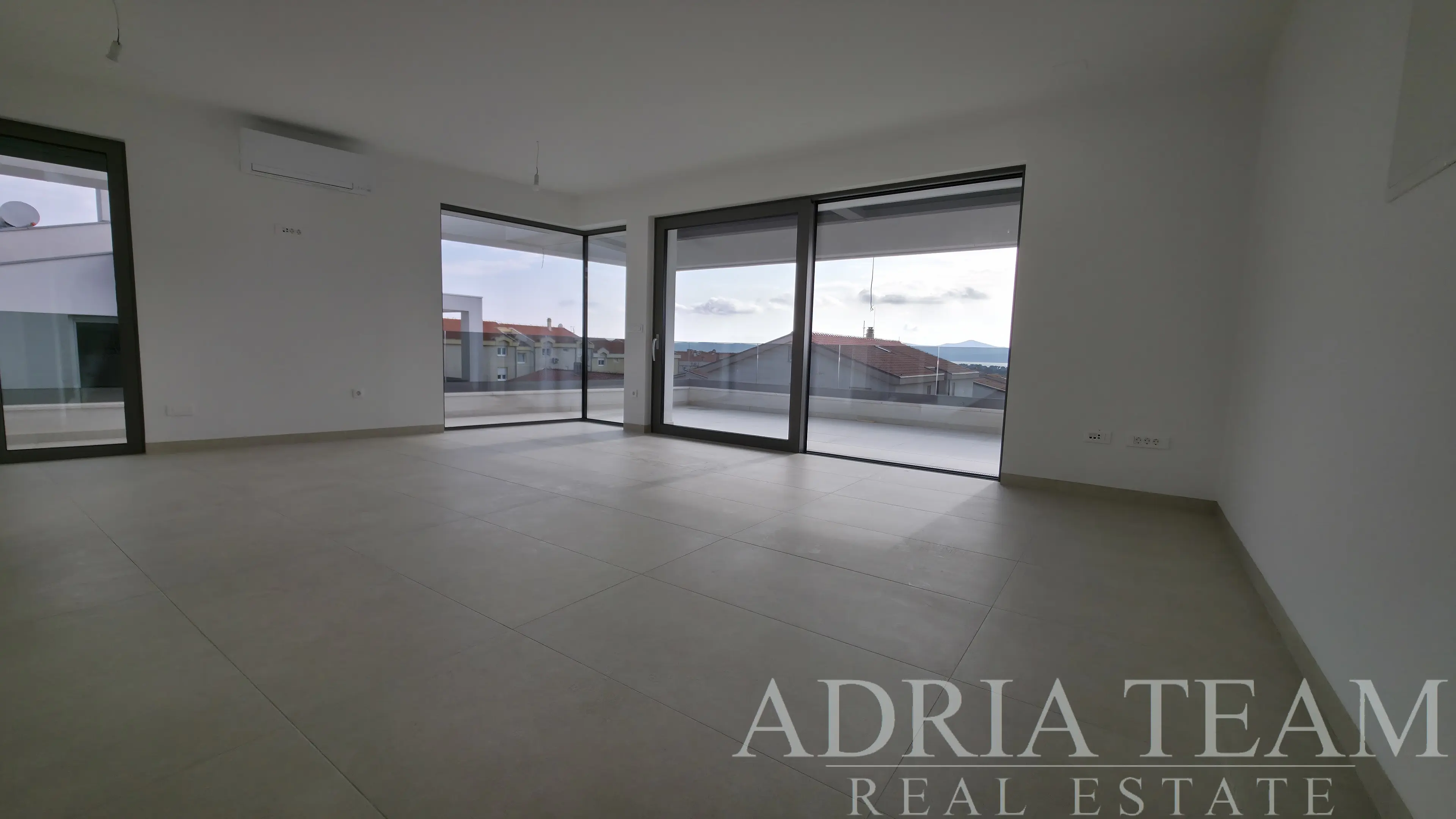 PENTHOUSE S6 WITH THREE BEDROOMS AND A ROOF TERRACE – ZADAR, BORIK