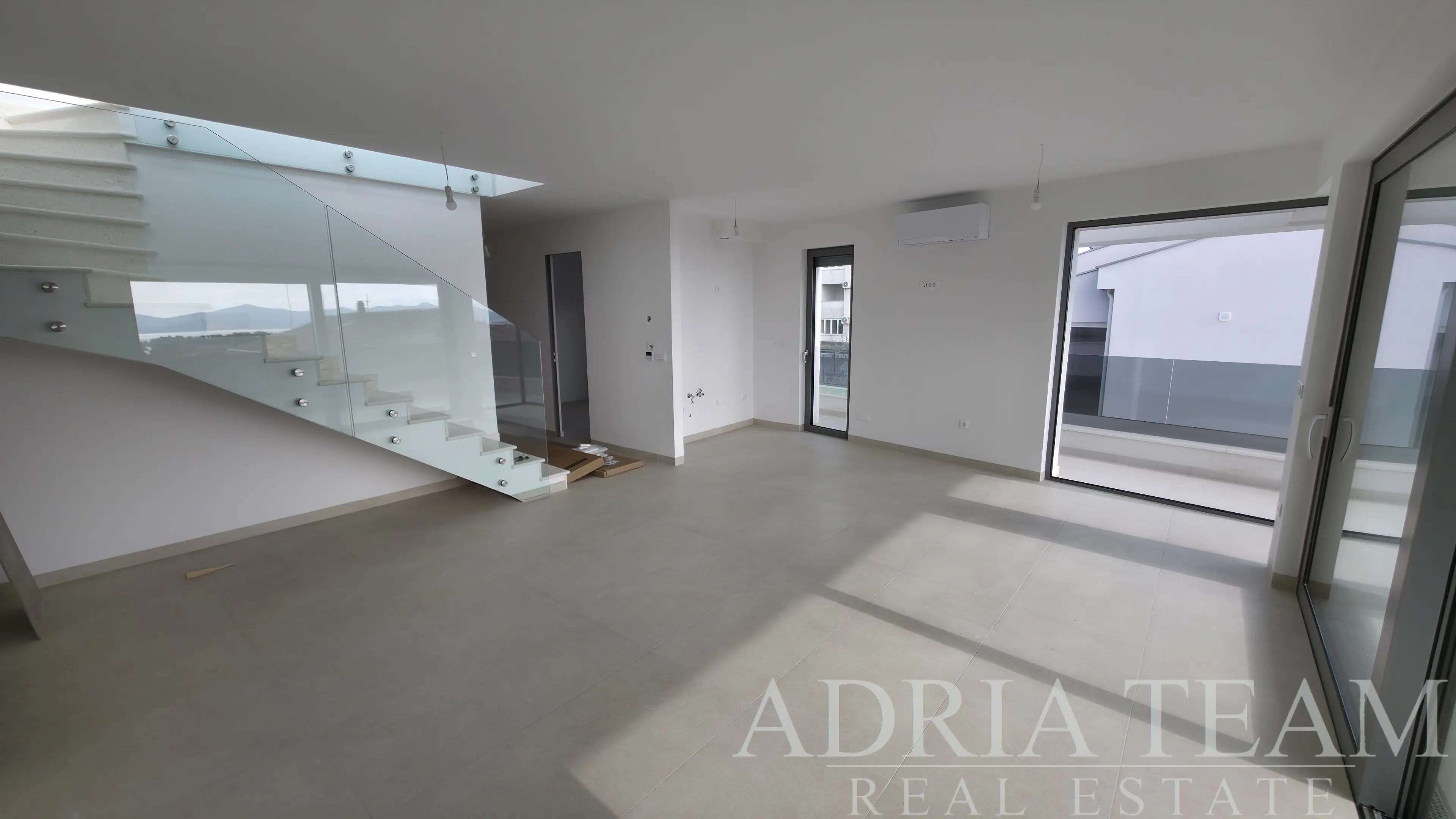 PENTHOUSE S6 WITH THREE BEDROOMS AND A ROOF TERRACE – ZADAR, BORIK