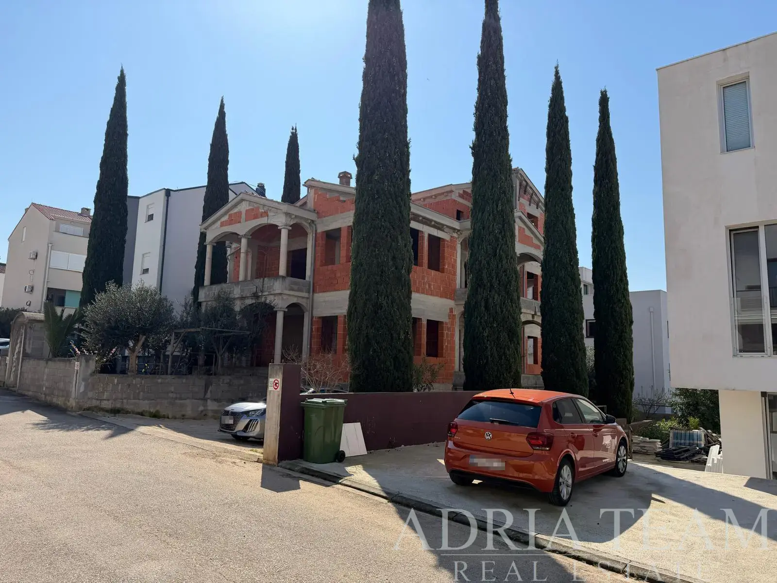 HOUSE WITH 6 RESIDENTIAL UNITS WITH SEA VIEW – DIKLO, ZADAR