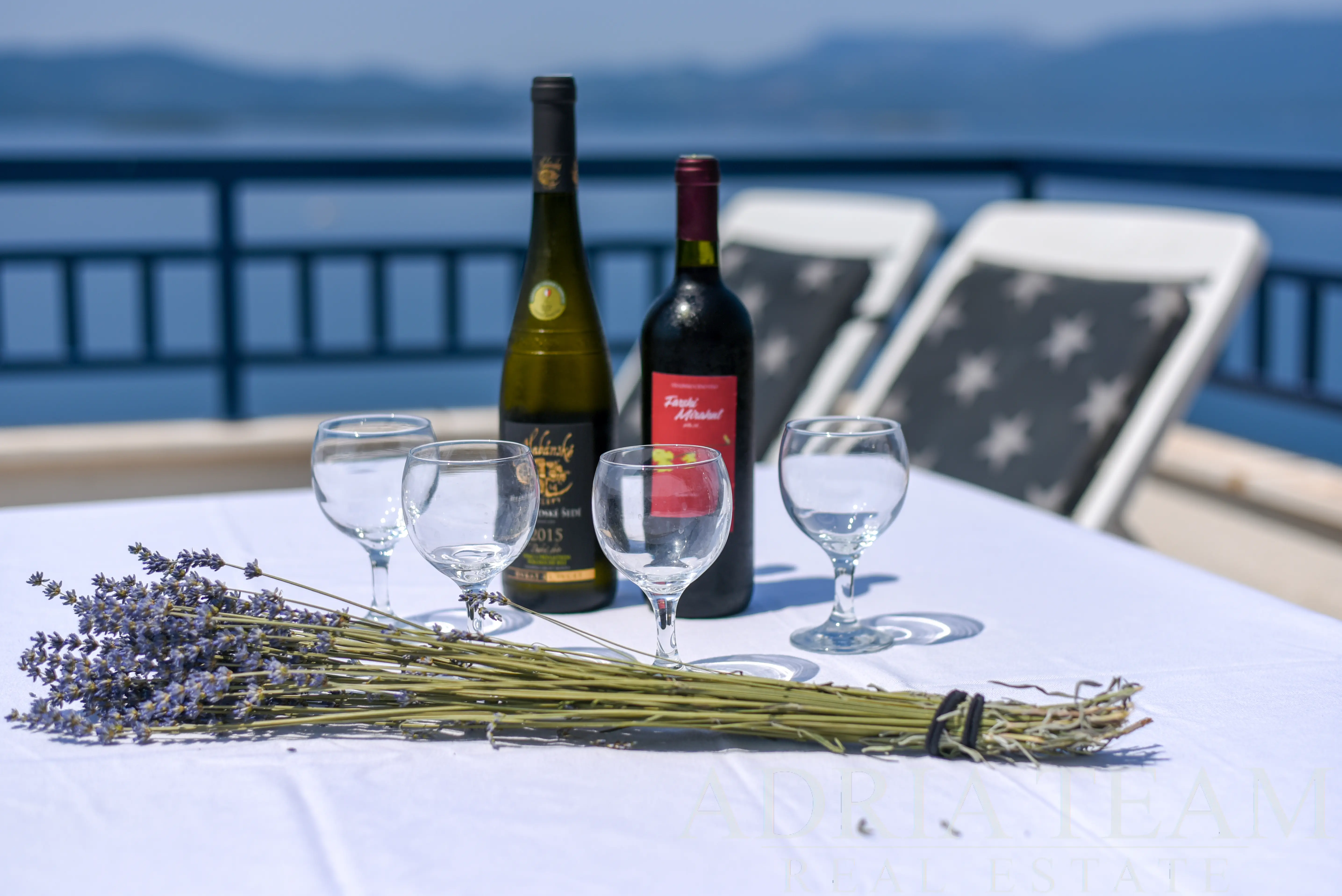 LUXURY PENTHOUSE WITH THREE TERRACES – 40m FROM THE SEA – KOMARNA, SLIVNO