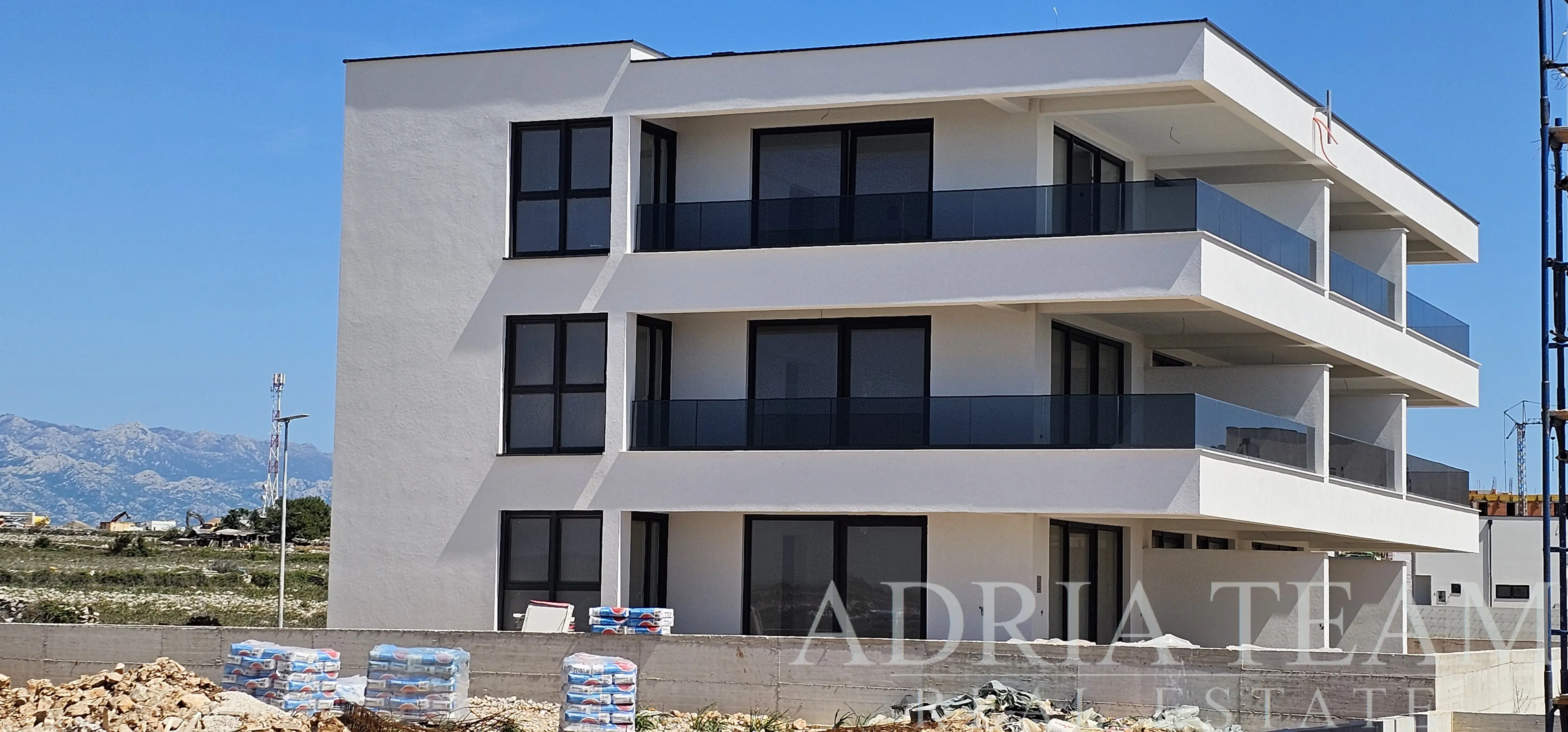 MODERN TWO-BEDROOM APARTMENT S7 WITH A SPACIOUS BALCONY – POVLJANA, ISLAND OF PAG