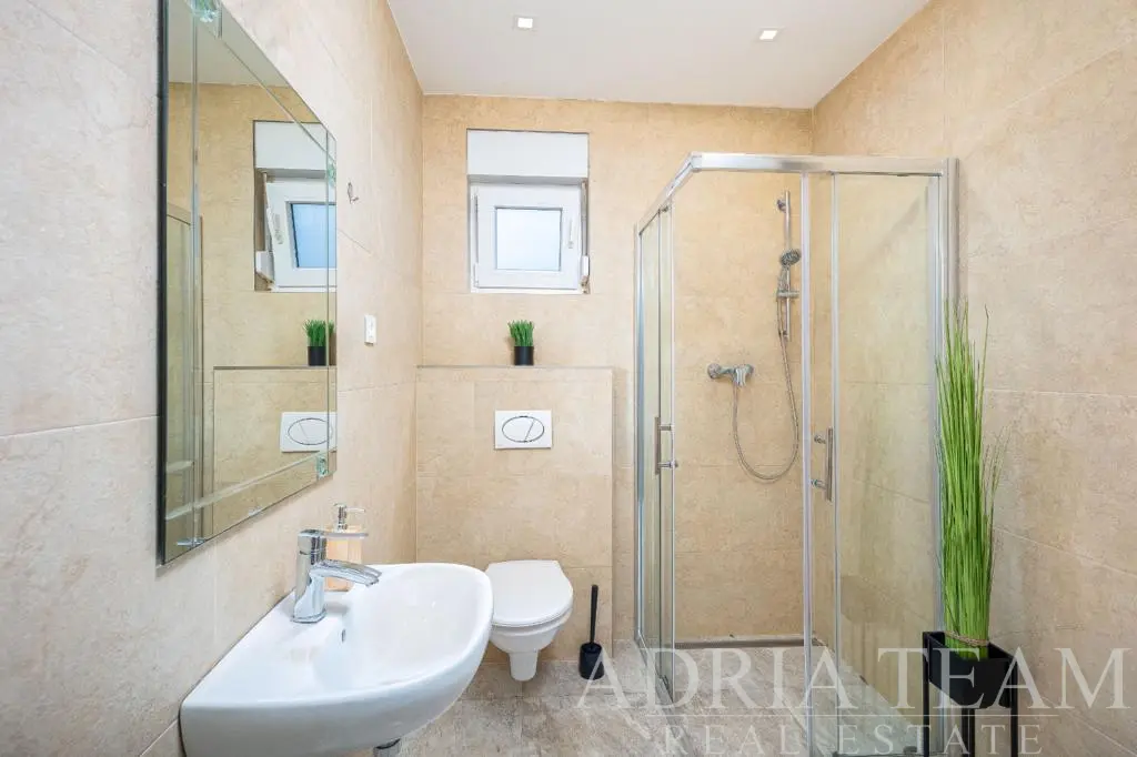 PENTHOUSE WITH THREE BEDROOMS AND SEA VIEW – STARA POVLJANA, PAG