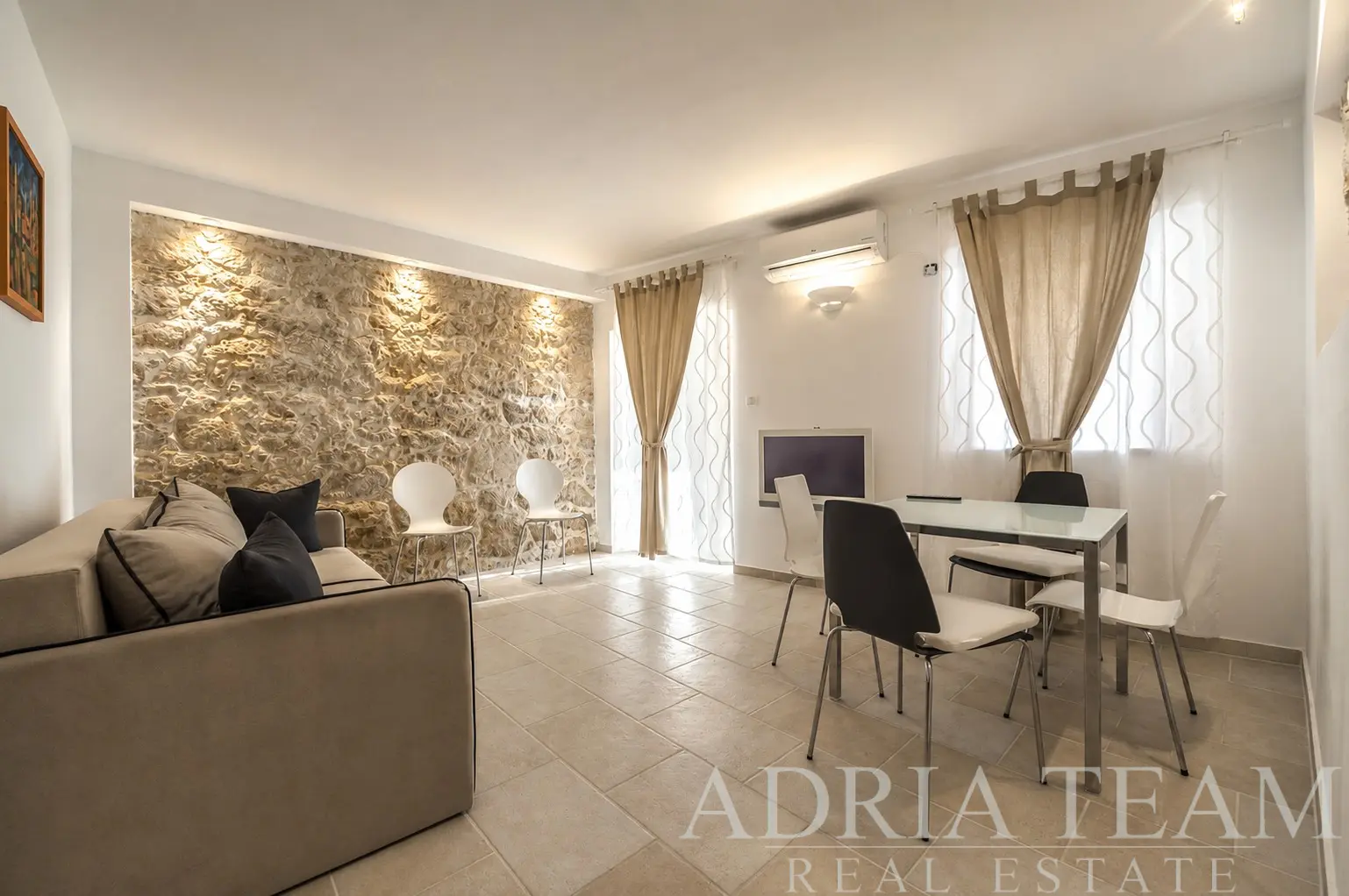 APARTMENT FIRST ROW TO THE SEA – VINJERAC, ZADAR RIVIERA