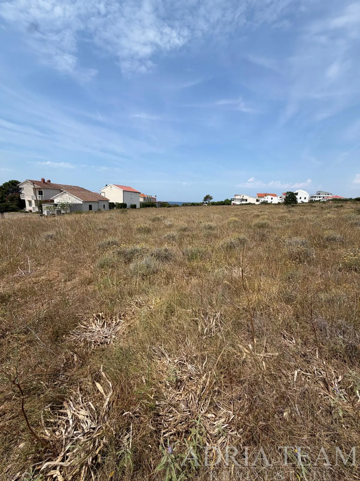 BUILDING PLOT ONLY 40 METRES FROM THE SEA – POVLJANA, PAG ISLAND