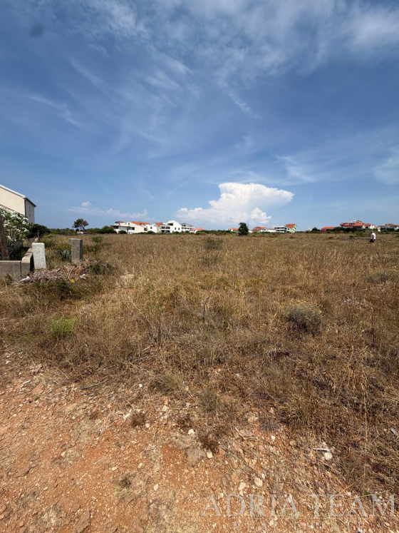 BUILDING PLOT ONLY 40 METRES FROM THE SEA – POVLJANA, PAG ISLAND property for sale