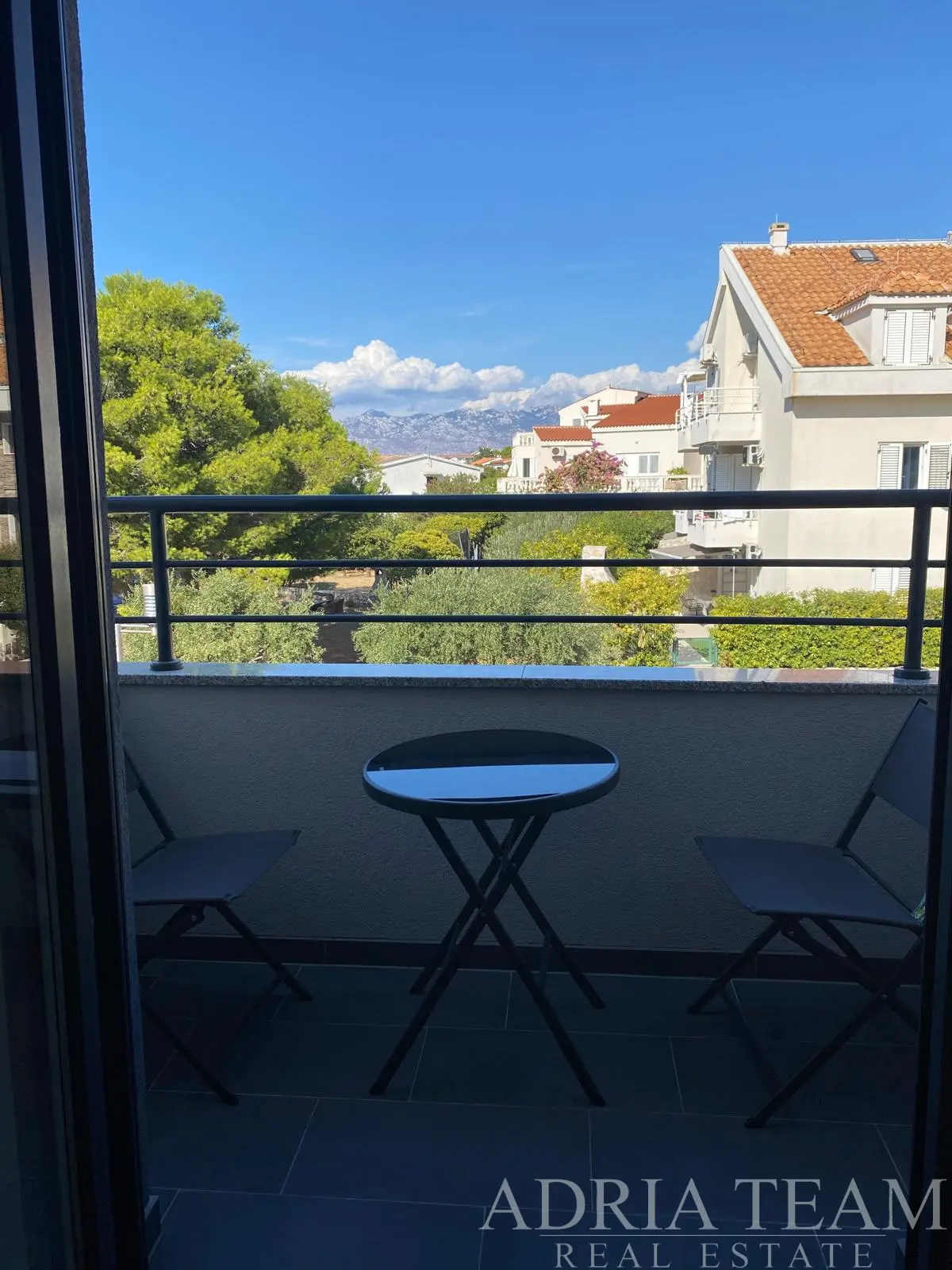POVLJANA – EXCLUSIVE THREE-BEDROOM APARTMENT WITH TERRACE, STORAGE AND PARKING