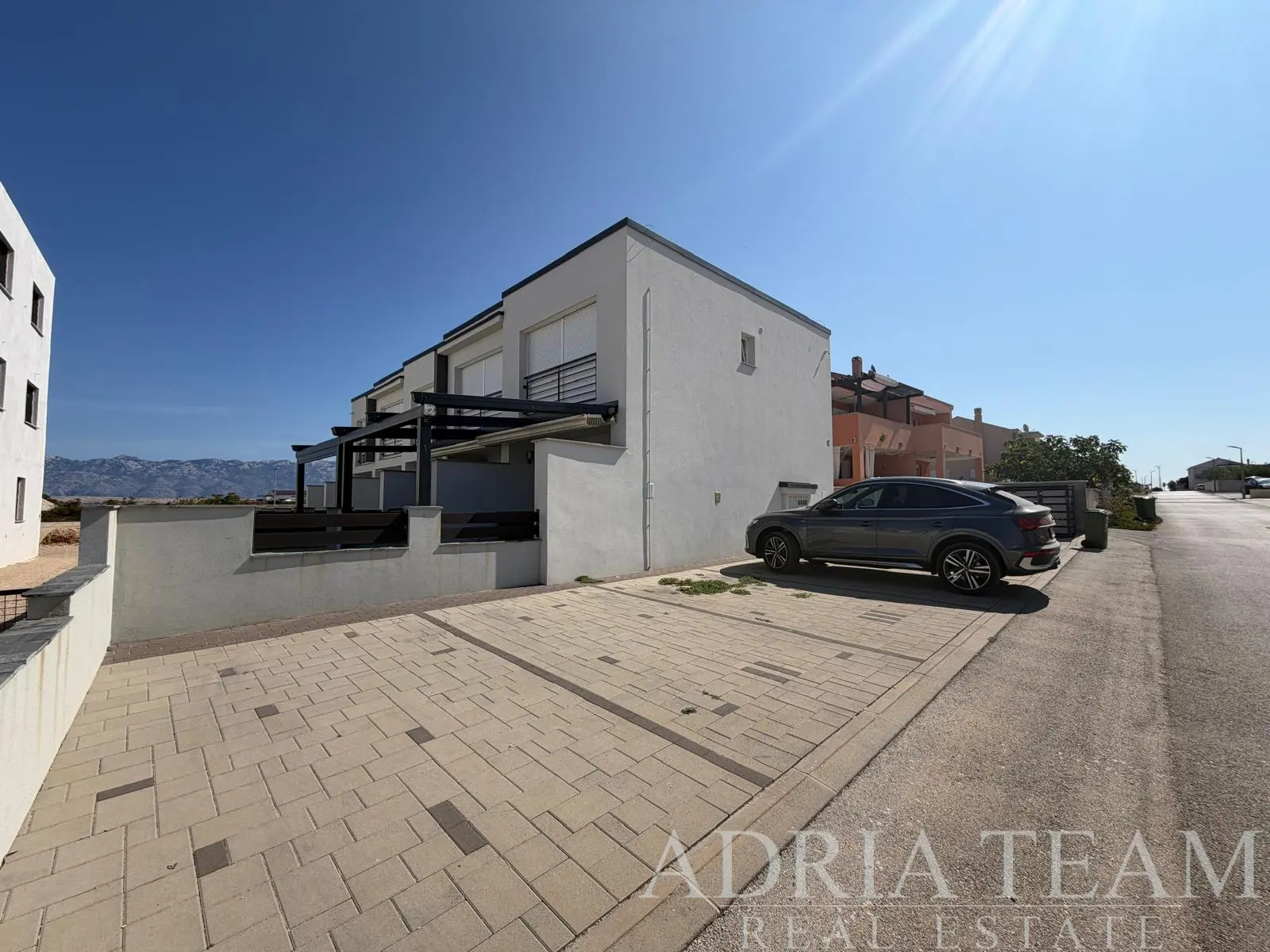 MODERN TWO-LEVEL APARTMENT WITH GARDEN AND TERRACES,700 m from the sea – POVLJANA, ISLAND OF PAG