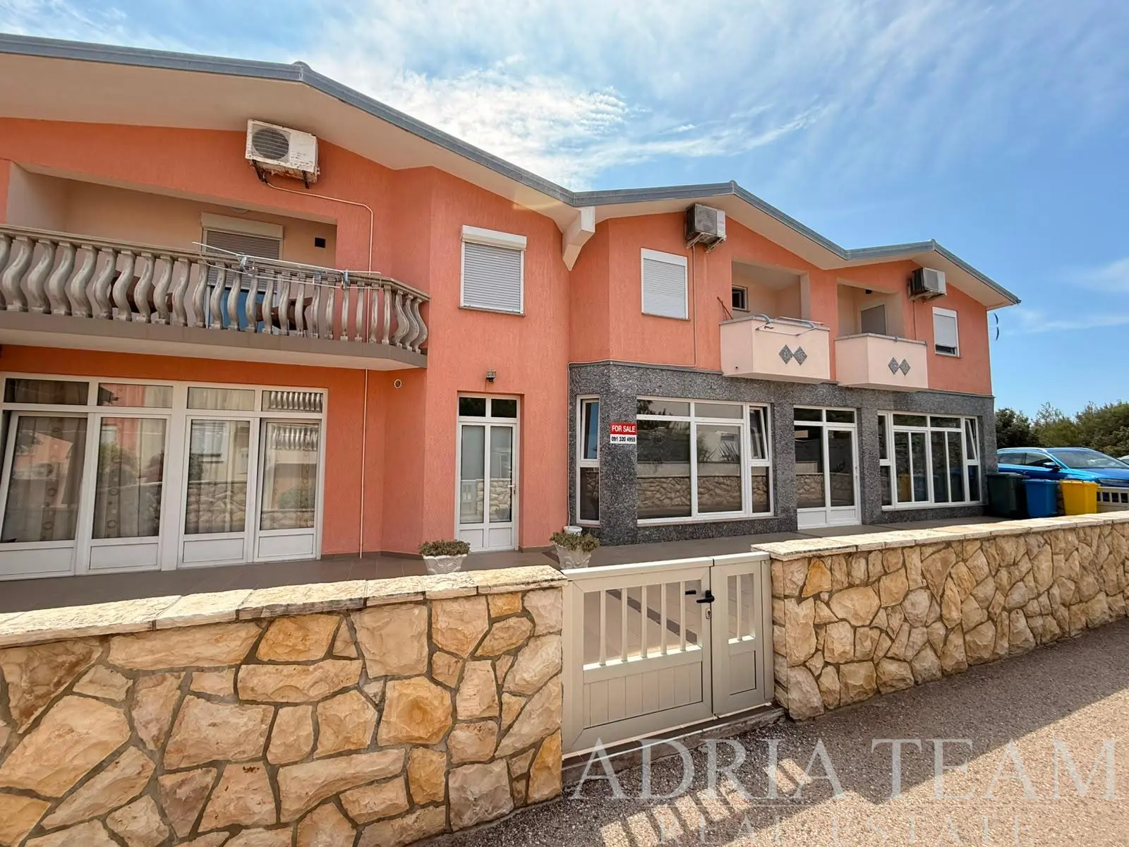 SPACIOUS APARTMENT HOUSE WITH 7 APARTMENTS AND A GARAGE – VIR
