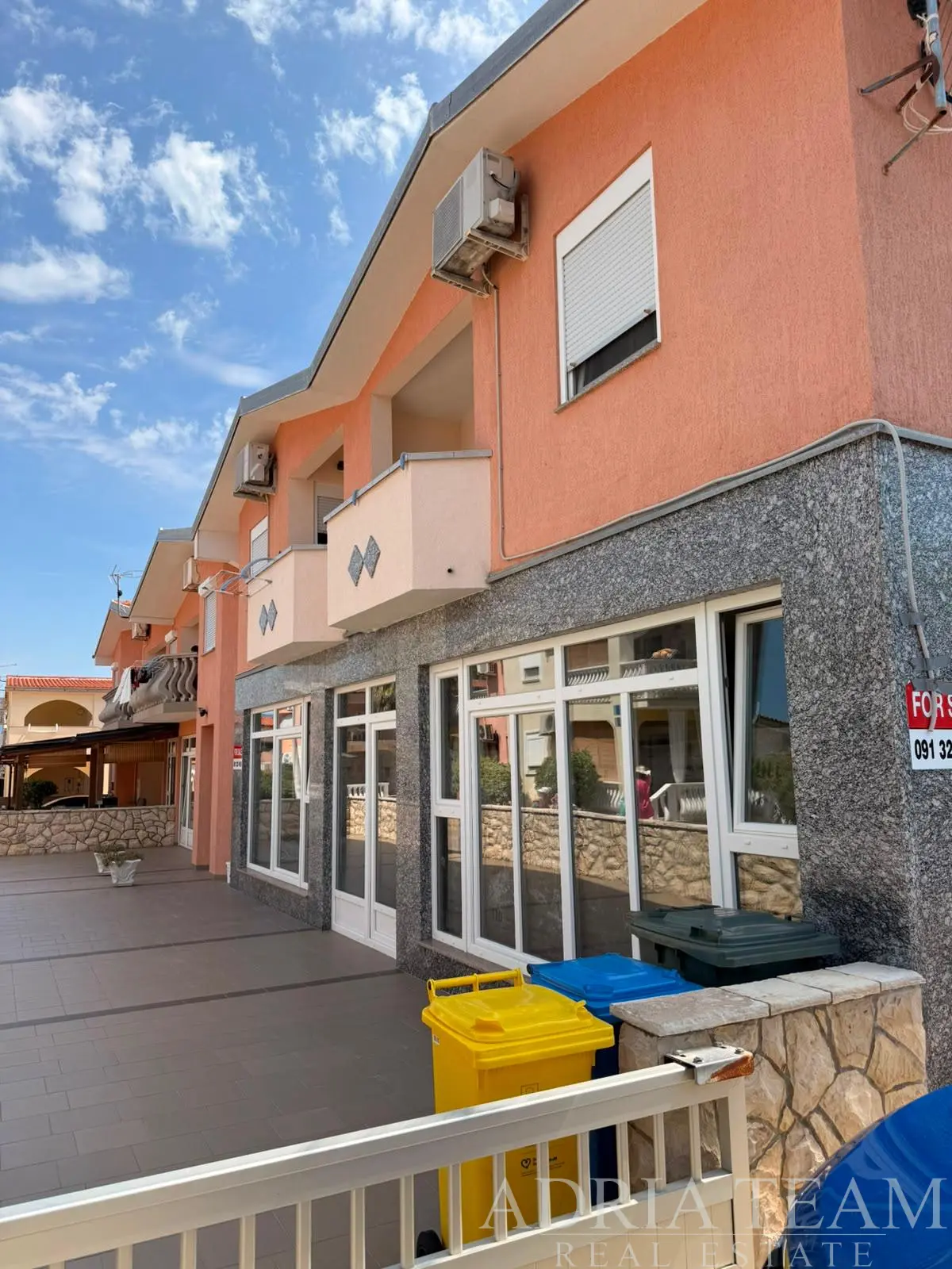 SPACIOUS APARTMENT HOUSE WITH 7 APARTMENTS AND A GARAGE – VIR