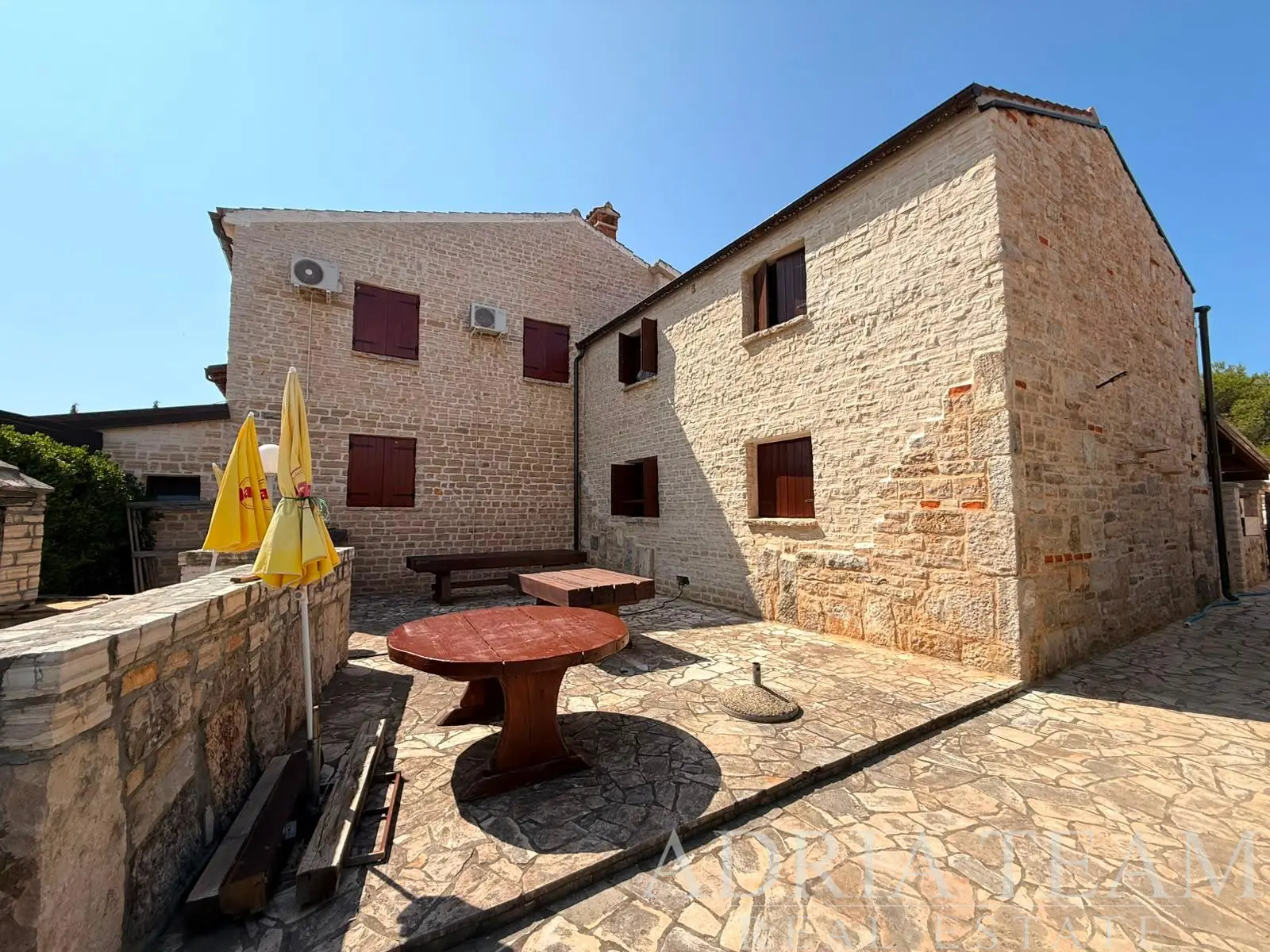 TWO STONE APARTMENT HOUSES WITH SWIMMING POOL – VIR