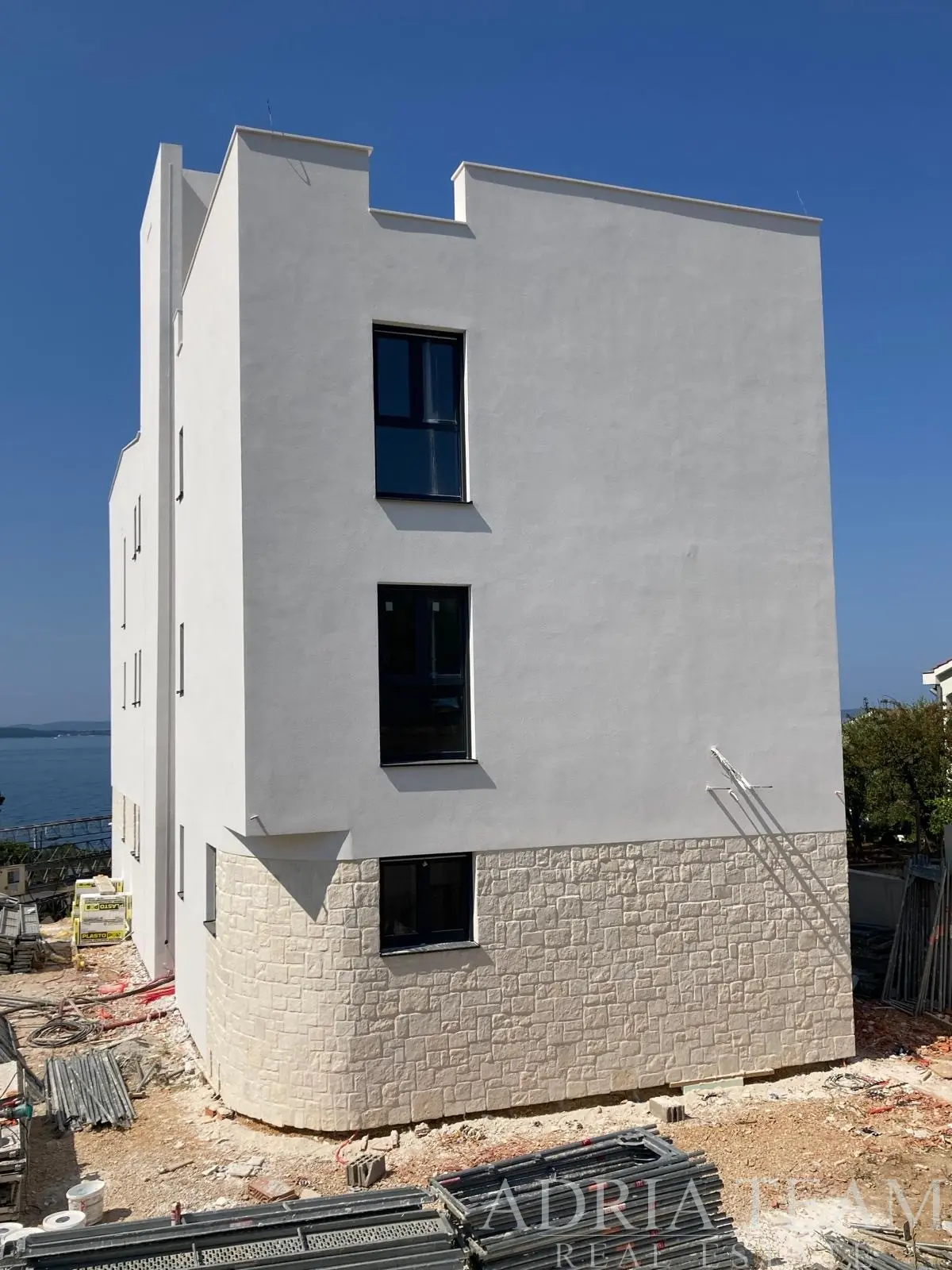 LUXURY FOUR-ROOM PENTHOUSE WITH PRIVATE LIFT, ROOFTOP TERRACES AND PANORAMIC SEA VIEW – KOŽINO