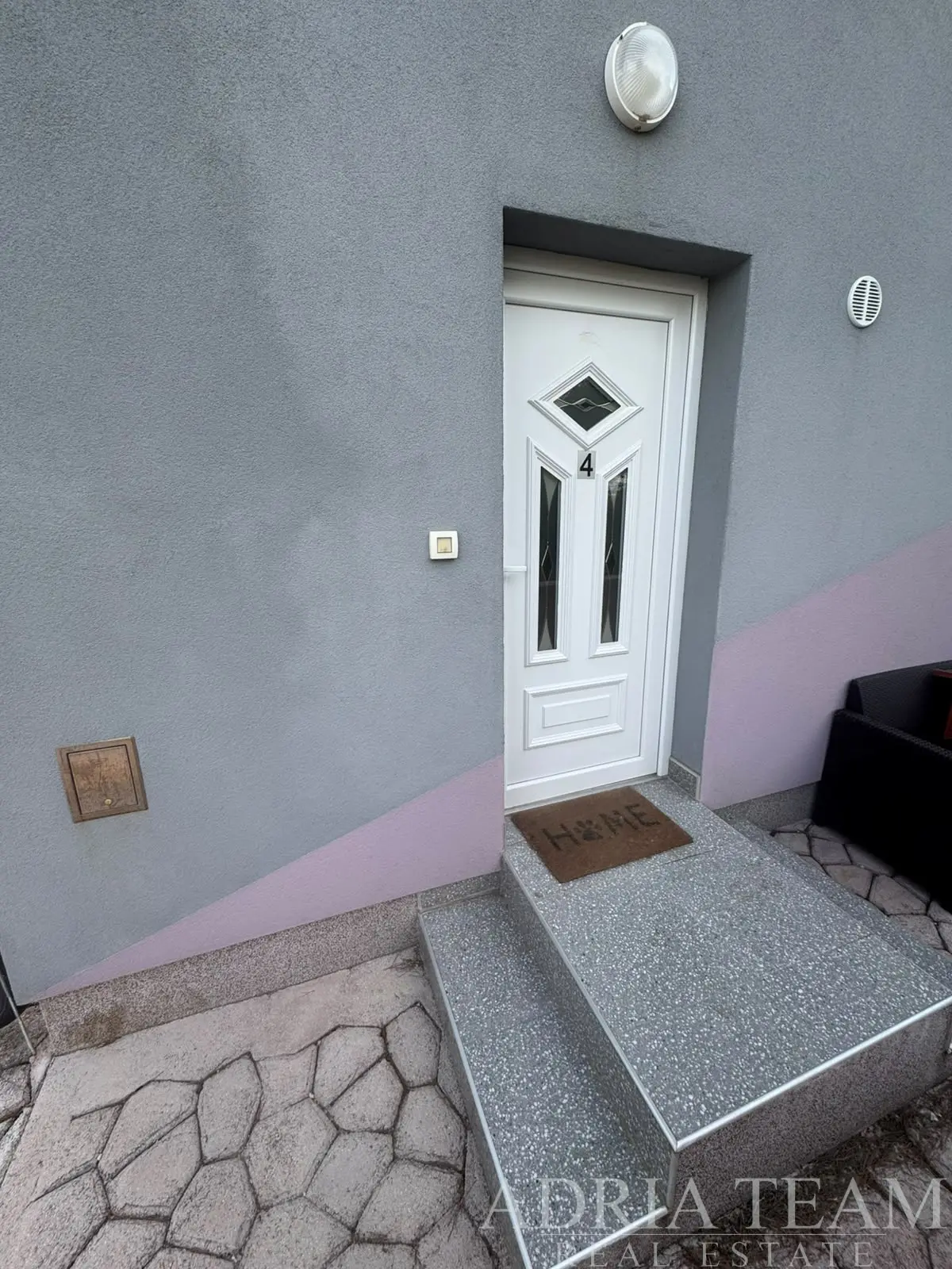 TWO-BEDROOM APARTMENT WITH PRIVATE GARDEN – VIR ISLAND