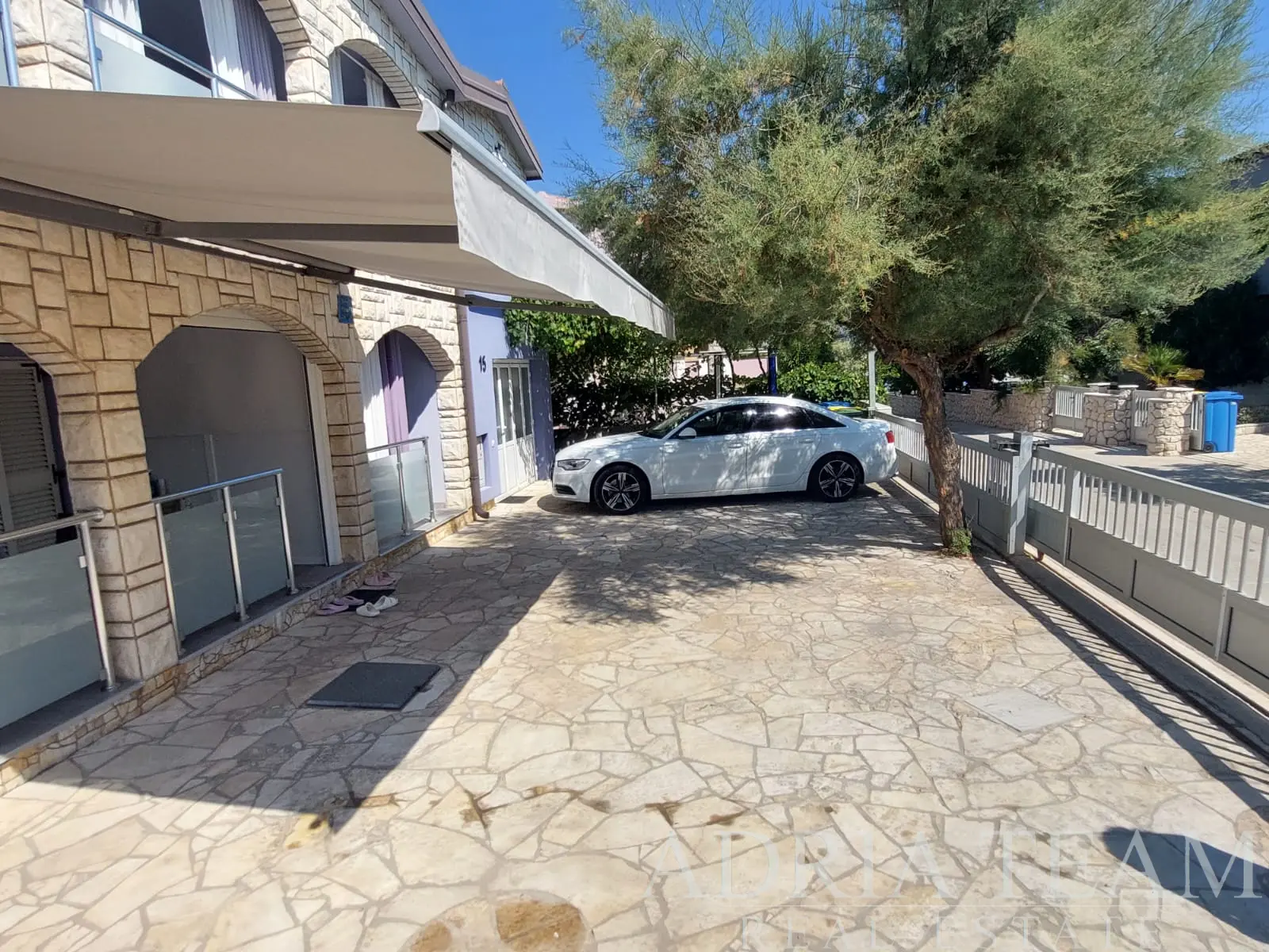 APARTMENT HOUSE WITH 4 APARTMENTS, 40 M FROM THE SEA – VIR ISLAND