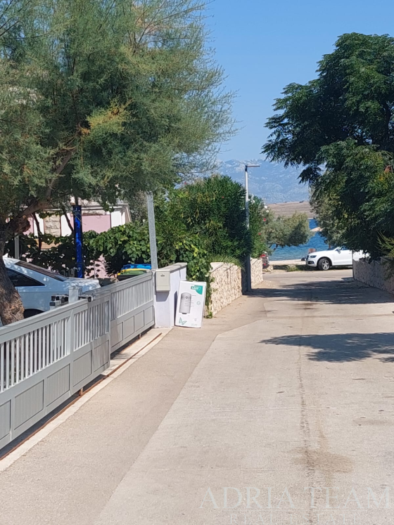APARTMENT HOUSE WITH 4 APARTMENTS, 40 M FROM THE SEA – VIR ISLAND property for sale